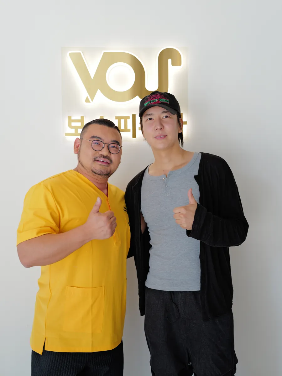 Kimbro(キム・ユハン)さんとキム・ホンソク院長(ソウル江南・VOS皮膚科)